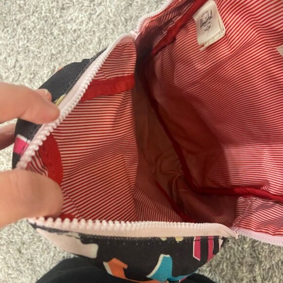 Fun Herschel Kids Abstract Colours Backpack 15L  (ages 3-7) - Picture 11 of 12